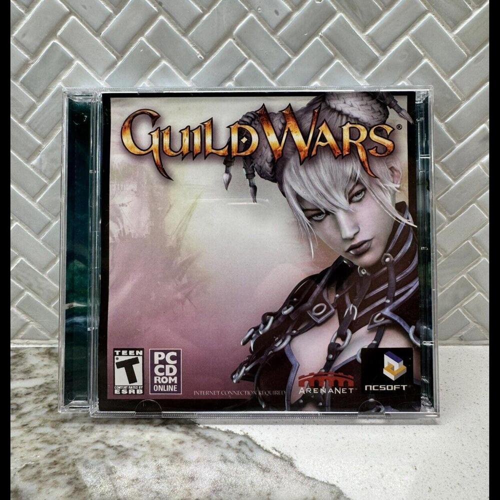 Guild Wars ( Game of the Year Edition ) PC CD-ROM , 2005  - Missing Disc 2 Teen